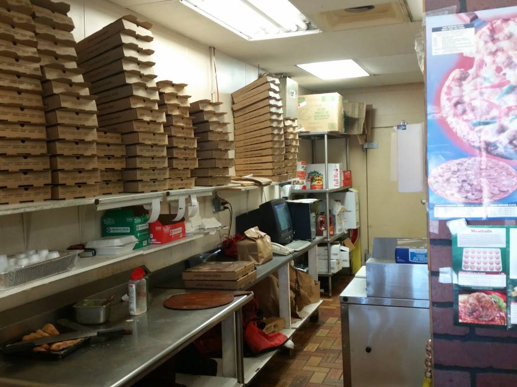 Brunos Pizzeria and Grill | meal delivery | 6907 Kingston Pike #5711, Knoxville, TN 37919, USA | 8655844900 OR +1 865-584-4900