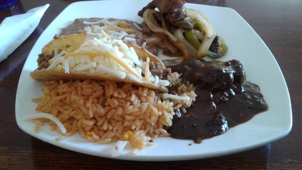 Carmelitas Restaurant | restaurant | 109 W Davis St, Conroe, TX 77301, USA | 9365393323 OR +1 936-539-3323