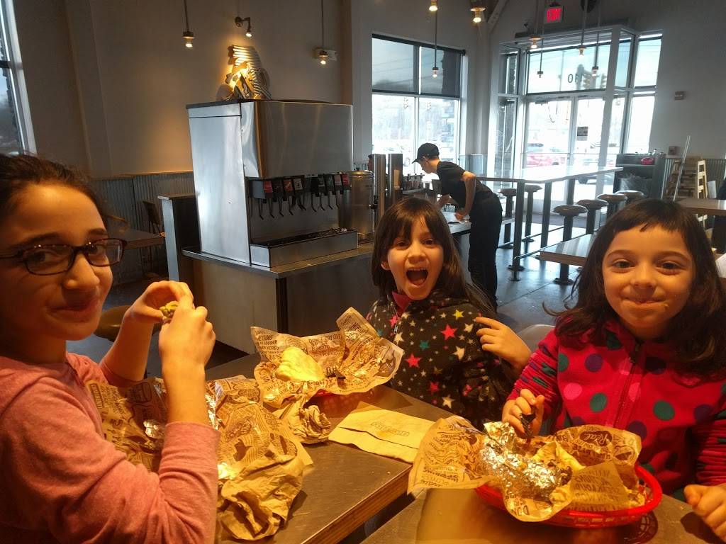 Chipotle Mexican Grill | restaurant | 287 School St Ste 110, Mansfield, MA 02048, USA | 5083392061 OR +1 508-339-2061
