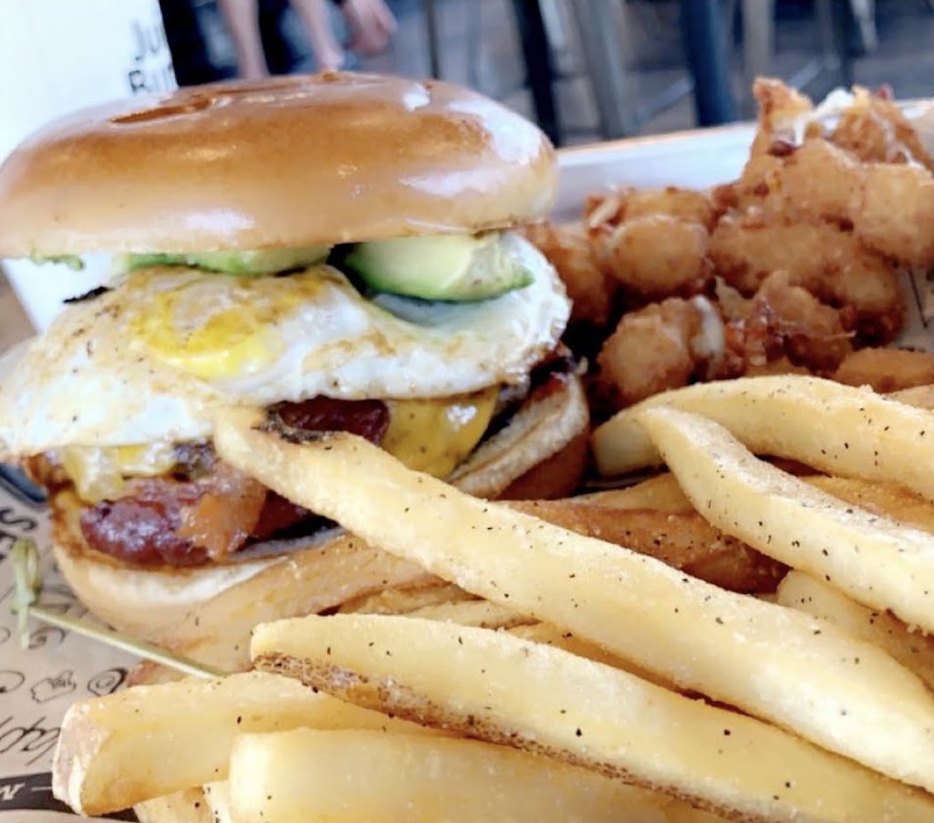 Juicy Burgers | restaurant | 9135 SW 162nd Ave #104, Miami, FL 33196, USA | 7865362056 OR +1 786-536-2056