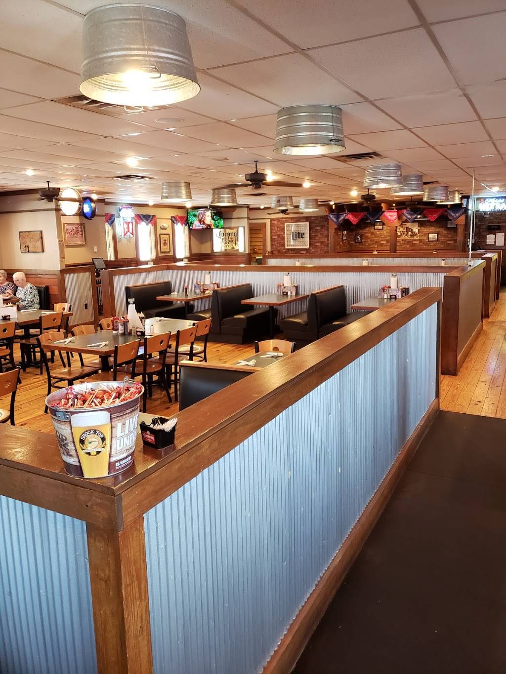 Bandanas Bar-B-Q | restaurant | 3060 US-41, Terre Haute, IN 47802, USA | 8128144601 OR +1 812-814-4601