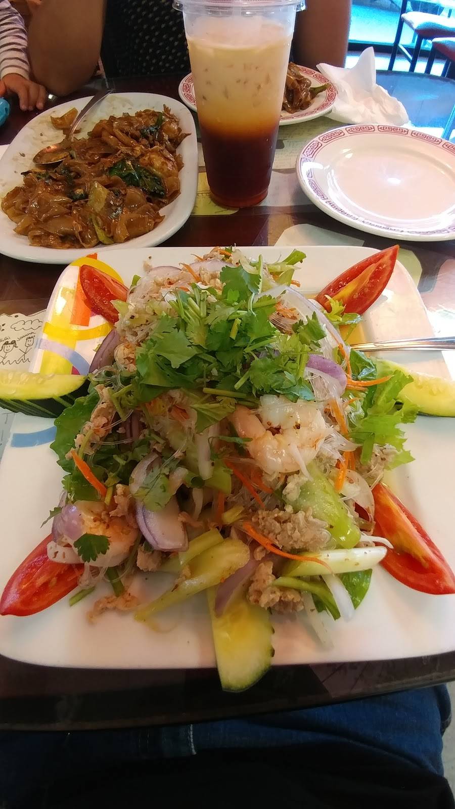 Jade Siam | restaurant | 2570 Slauson Ave, Huntington Park, CA 90255, USA | 3235898391 OR +1 323-589-8391