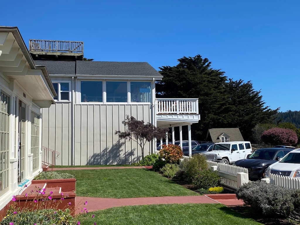 Flow | Restaurant & Lounge | restaurant | 45040 Main St, Mendocino, CA 95460, USA | 7079373569 OR +1 707-937-3569