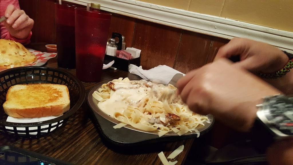 DJs Pizza & Steak House | restaurant | 805 W Main St, Woodbury, TN 37190, USA | 6155632821 OR +1 615-563-2821