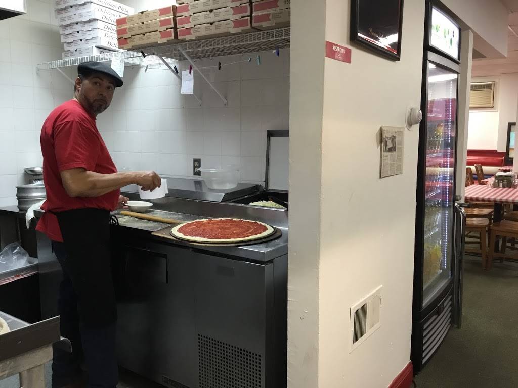 Bruno’s Pizza | restaurant | 3218 Rte 9W, Saugerties, NY 12477, USA | 8452473411 OR +1 845-247-3411