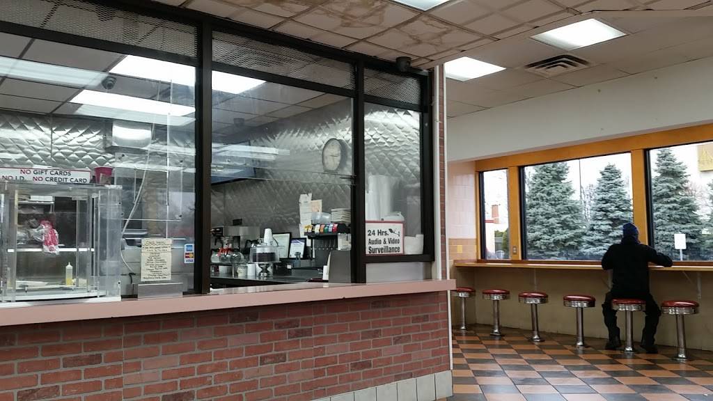 T & J Coney Island | restaurant | 20601 Eight Mile Rd, Detroit, MI 48219, USA | 3135330353 OR +1 313-533-0353