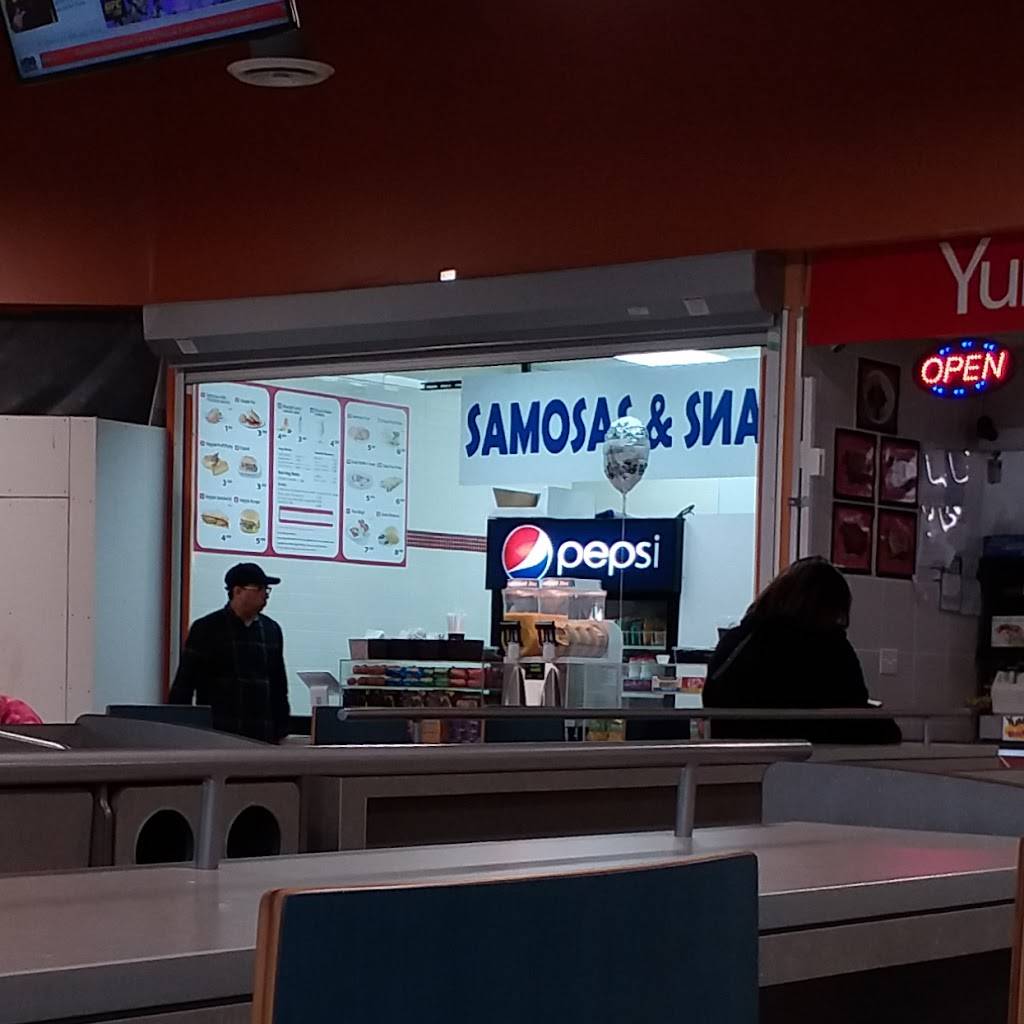 Samosas & Snacks | restaurant | 16 Mallard Rd A208, North York, ON M3B 3N1, Canada | 6475756727 OR +1 647-575-6727