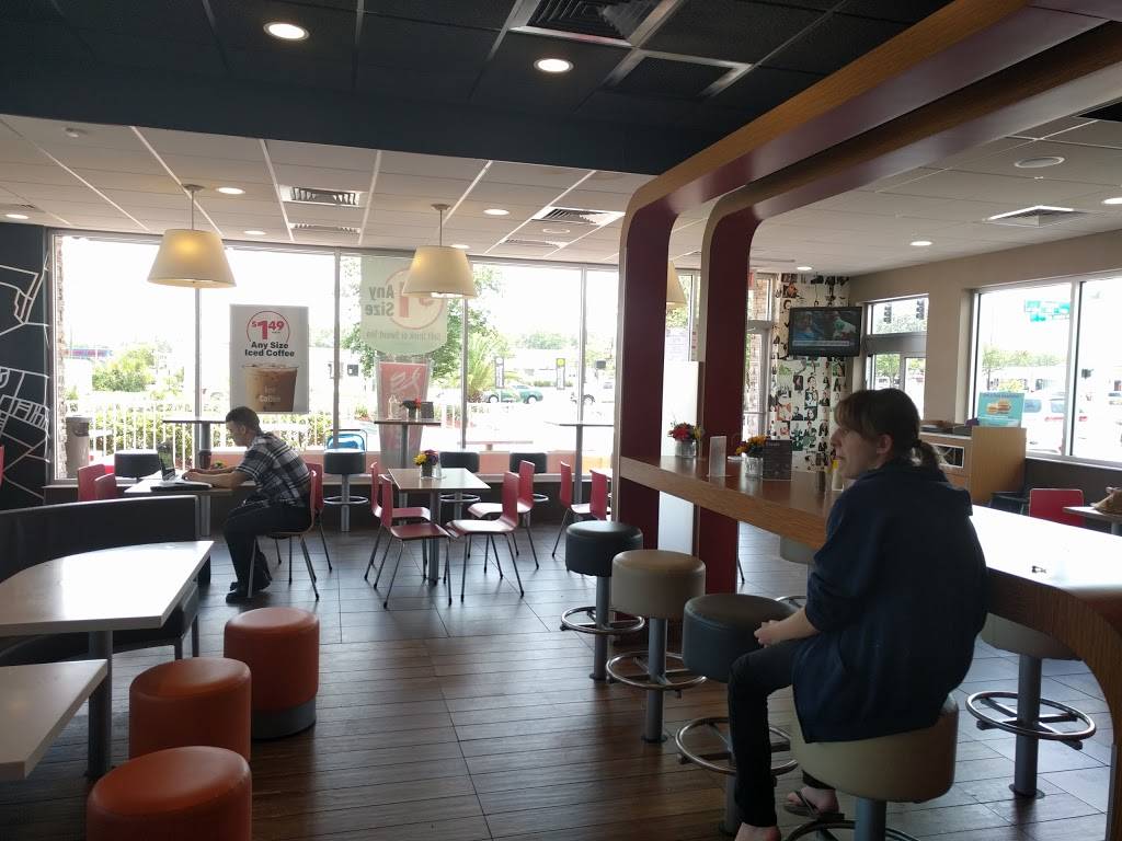 McDonalds | cafe | 909 FL-104, Jacksonville, FL 32218, USA | 9047607004 OR +1 904-760-7004