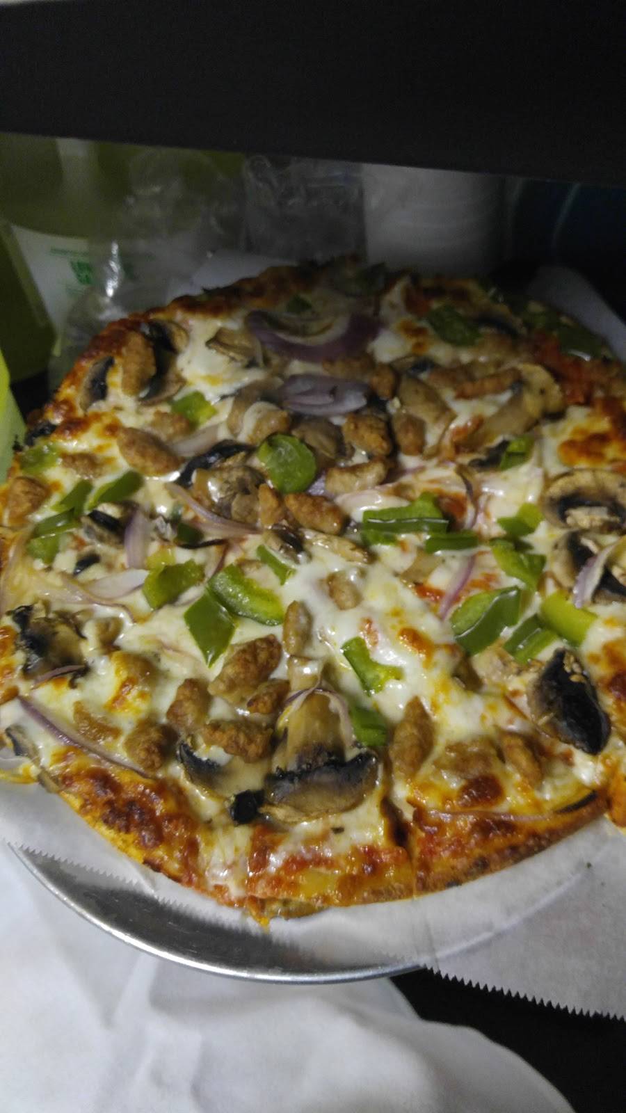 Red Rooster Bar and Grill | restaurant | 510 Washington St, Wrentham, MA 02093, USA | 5083846669 OR +1 508-384-6669