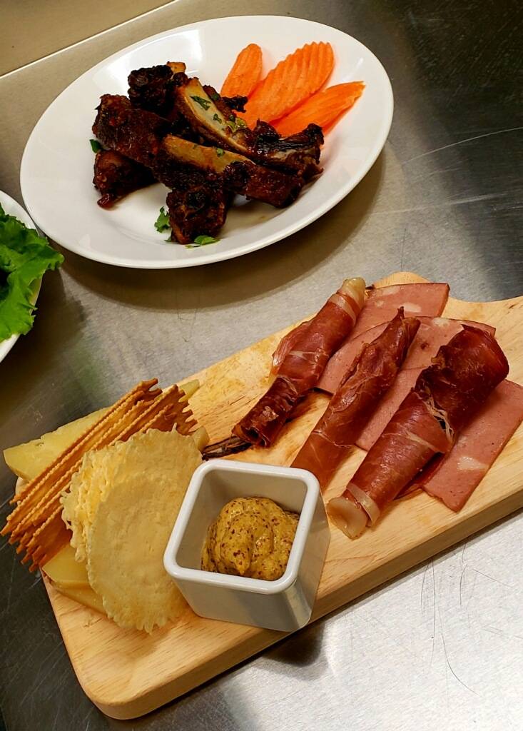 James County Cattle Company Bar and Grill | restaurant | 2553 Lifestyle Way, Chattanooga, TN 37421, USA | 4238999111 OR +1 423-899-9111