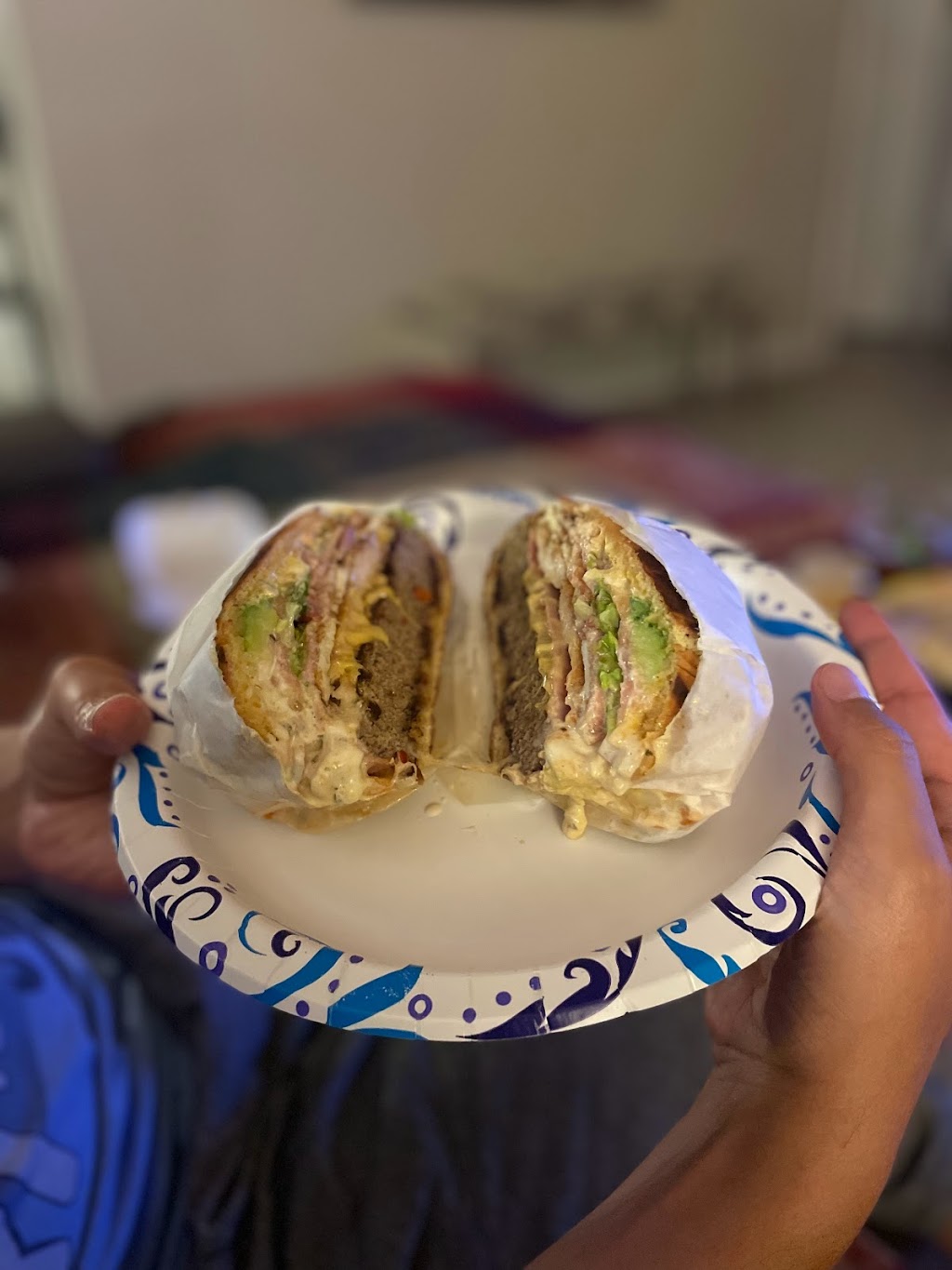 Lolas Venezuelan Fast Food | restaurant | 1512 NE 4th Ave, Fort Lauderdale, FL 33304, USA | 7868194703 OR +1 786-819-4703