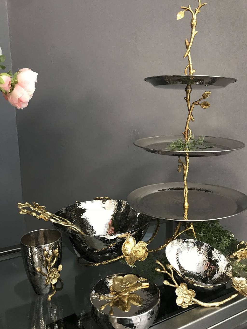 NUR BOUTIQUE | shopping mall | 11132 Balboa Blvd, Granada Hills, CA 91344, USA | 8184357777 OR +1 818-435-7777