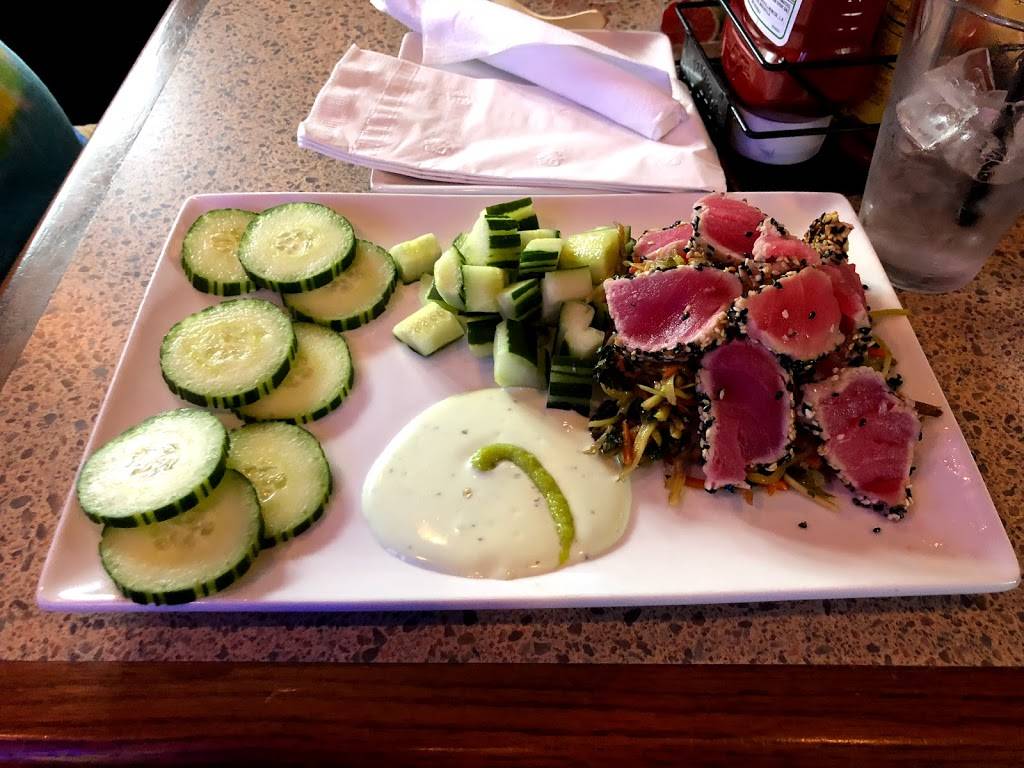 Crave Bar and Food | restaurant | 10401 N Port Washington Rd, Mequon, WI 53092, USA | 2622419600 OR +1 262-241-9600