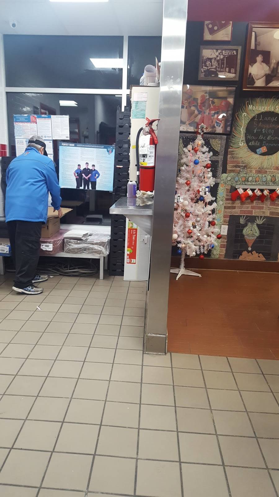 Dominos Pizza | meal delivery | 10704 Garland Rd Ste 100, Dallas, TX 75218, USA | 2143283144 OR +1 214-328-3144