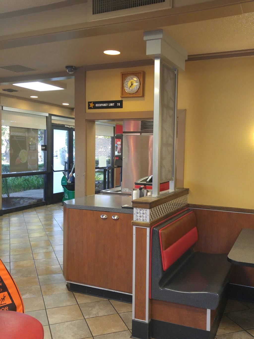Carls Jr. | restaurant | 887 S Westlake Blvd, Westlake Village, CA 91361, USA | 8054954222 OR +1 805-495-4222
