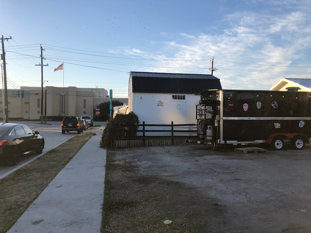 Mister Diablo Taco Truck | restaurant | 2202 Broadway, San Antonio, TX 78215, USA | 2104496502 OR +1 210-449-6502