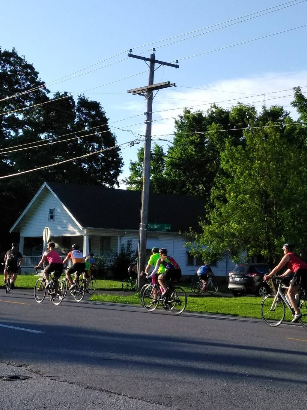 Drunken Monkey Bar & Grill | restaurant | 1816 W Division St, Springfield, MO 65802, USA | 4178620809 OR +1 417-862-0809