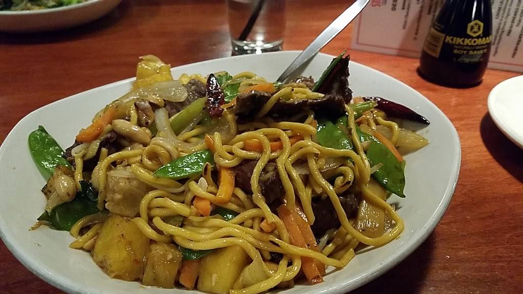 Stir Crazy Fresh Asian Grill | restaurant | 15795 W Bluemound Rd, Brookfield, WI 53005, USA | 2627863100 OR +1 262-786-3100