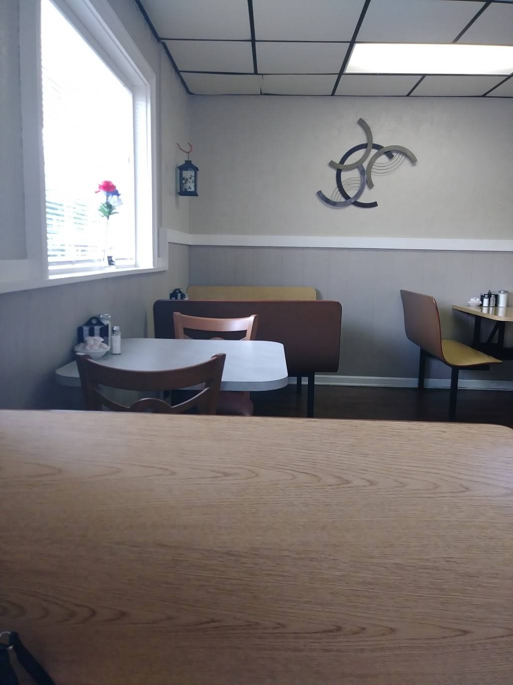 Whitmore Coney | restaurant | 9445 Main St, Whitmore Lake, MI 48189, USA | 7344494405 OR +1 734-449-4405