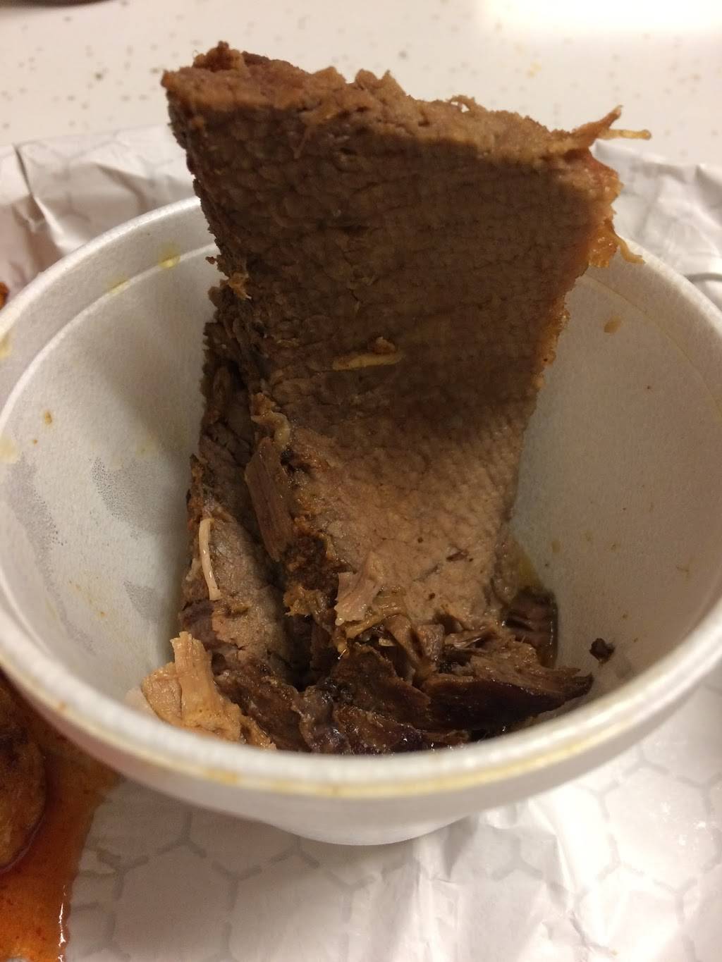 Whiteys BBQ | restaurant | 131 E Washington St, East Peoria, IL 61611, USA | 3096995700 OR +1 309-699-5700