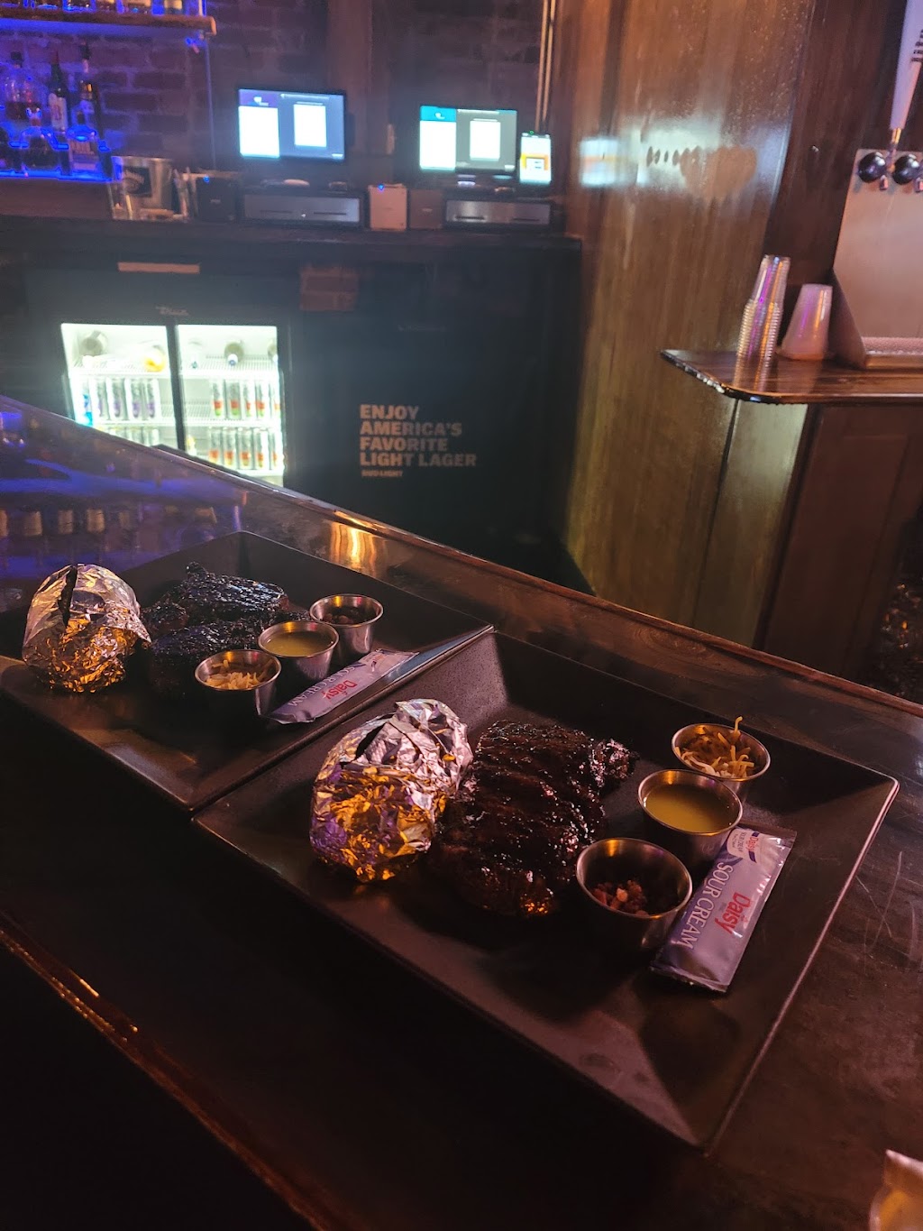 HUNT CLUB HonkyTonk bar n grill | restaurant | 2209 4th St, Tuscaloosa, AL 35401, USA | 2057377104 OR +1 205-737-7104