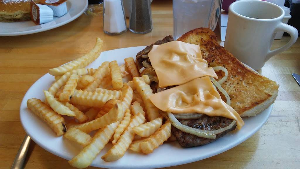 Charlies Restaurant | restaurant | 130 Clow International Pkwy, Bolingbrook, IL 60490, USA | 6307710501 OR +1 630-771-0501