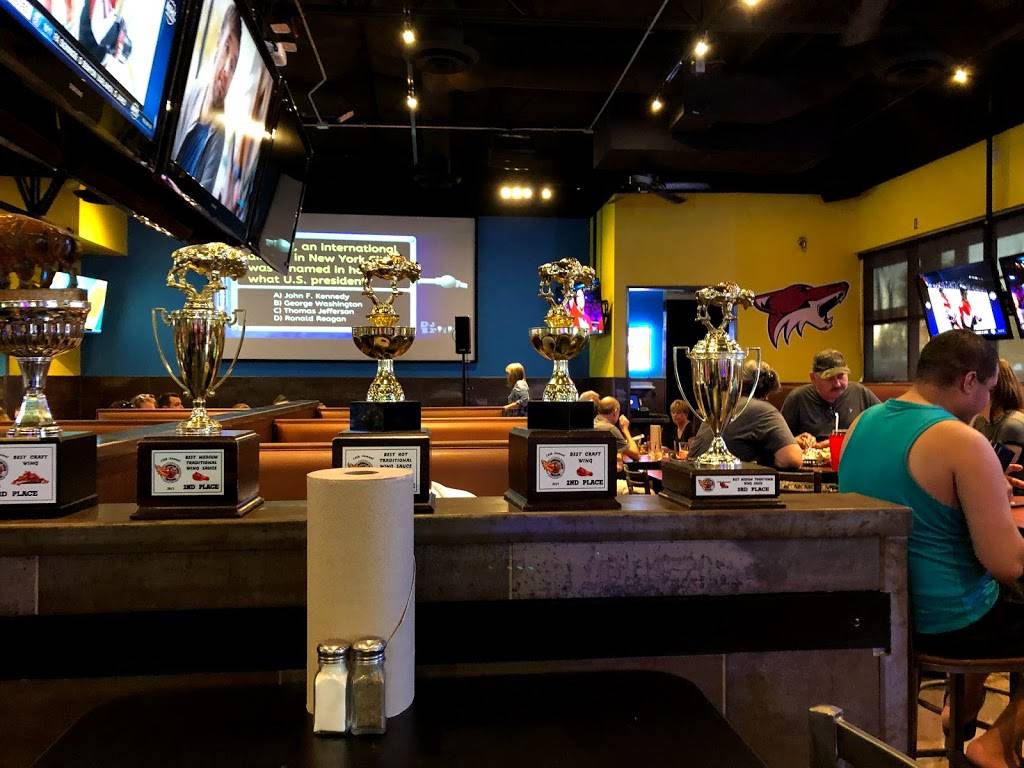 Bootys Wings Burgers & Beer | restaurant | 13375 W McDowell Rd Suite #101, Goodyear, AZ 85395, USA | 6234404739 OR +1 623-440-4739