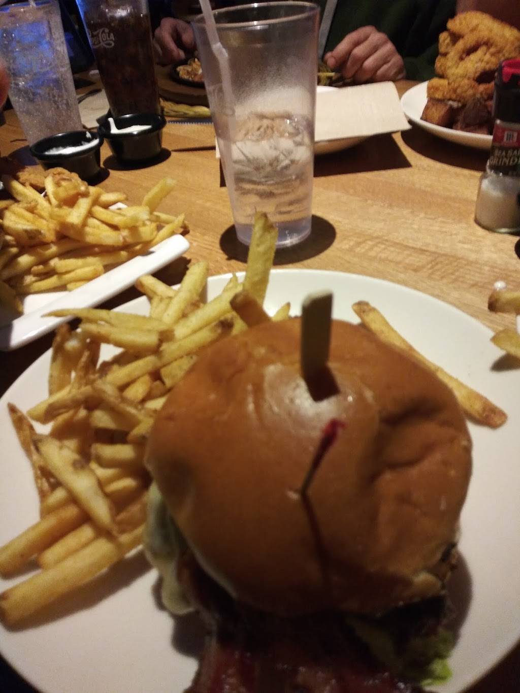 Applebees Grill + Bar | restaurant | 5822 S Transit Rd, Lockport, NY 14094, USA | 7164391270 OR +1 716-439-1270