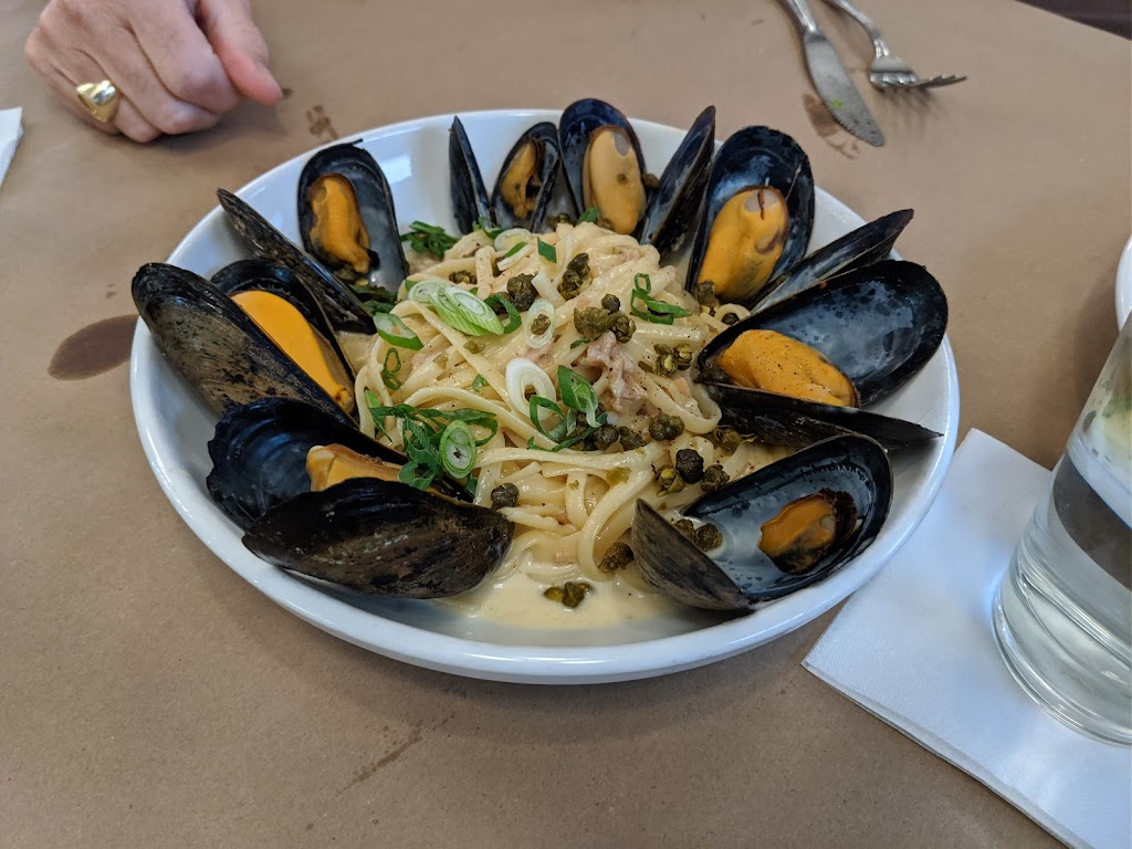 V Pauls Italian Ristorante | restaurant | 29 Palafox Pl, Pensacola, FL 32502, USA | 8504665855 OR +1 850-466-5855