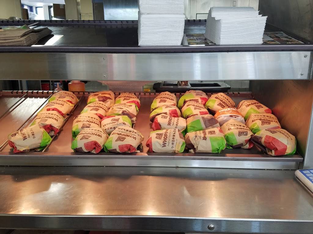 Burger King | restaurant | 966 E Washington St, Winchester, IN 47394, USA | 7655843841 OR +1 765-584-3841