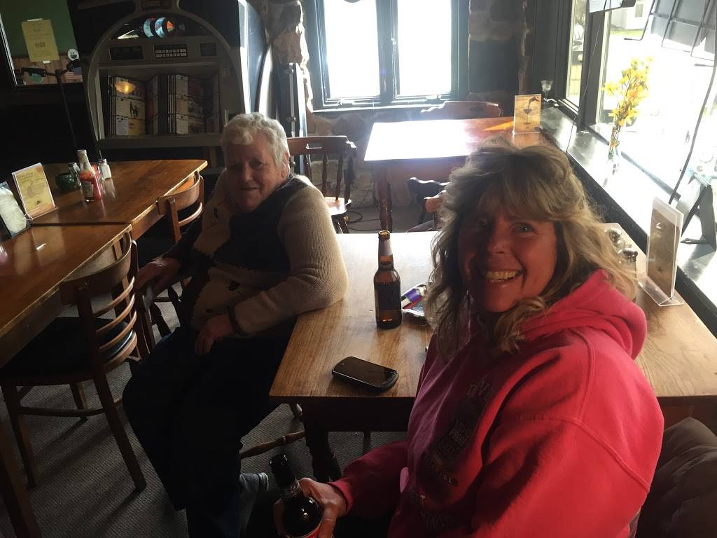 The Westview Lodge & Marina | restaurant | 13499 County Rte 123, Henderson Harbor, NY 13651, USA | 3159385285 OR +1 315-938-5285