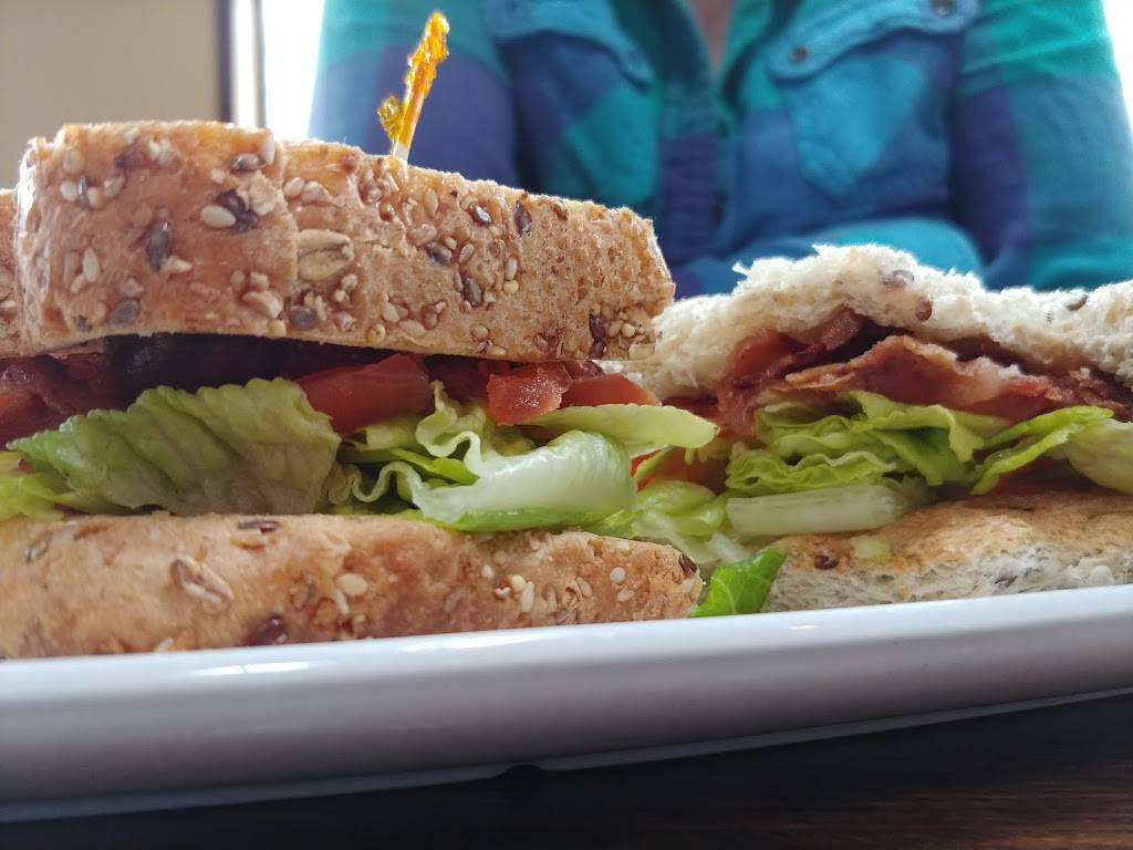 Mt. Lookout Tavern | restaurant | 3209 Linwood Ave, Cincinnati, OH 45226, USA | 5138719633 OR +1 513-871-9633