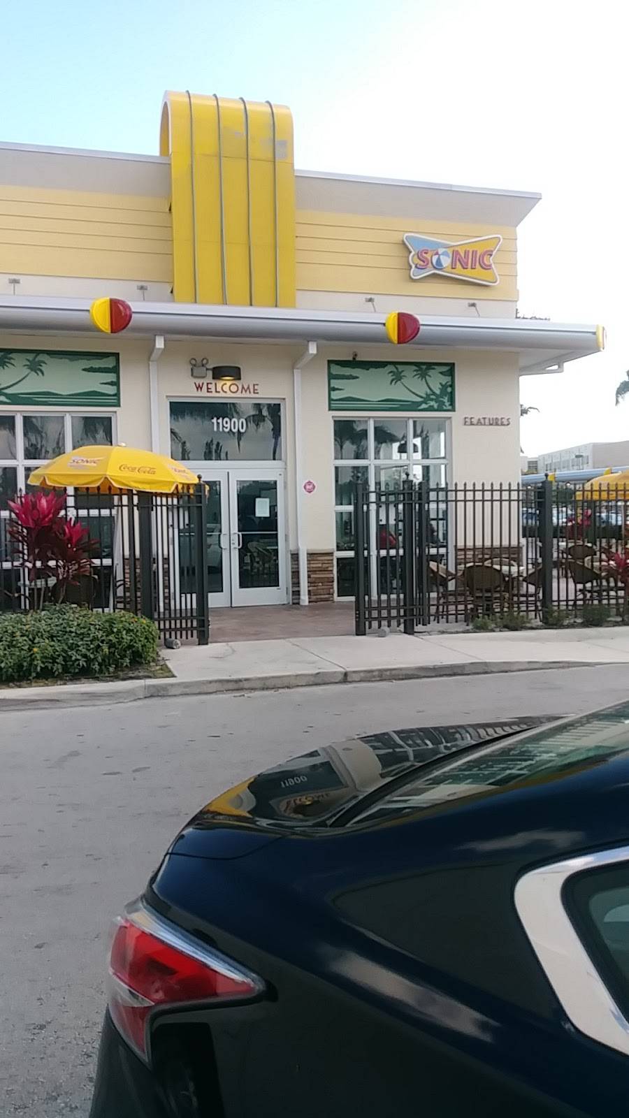Sonic Drive-In | restaurant | 11900 Hialeah Gardens Blvd, Hialeah Gardens, FL 33018, USA | 7865348666 OR +1 786-534-8666