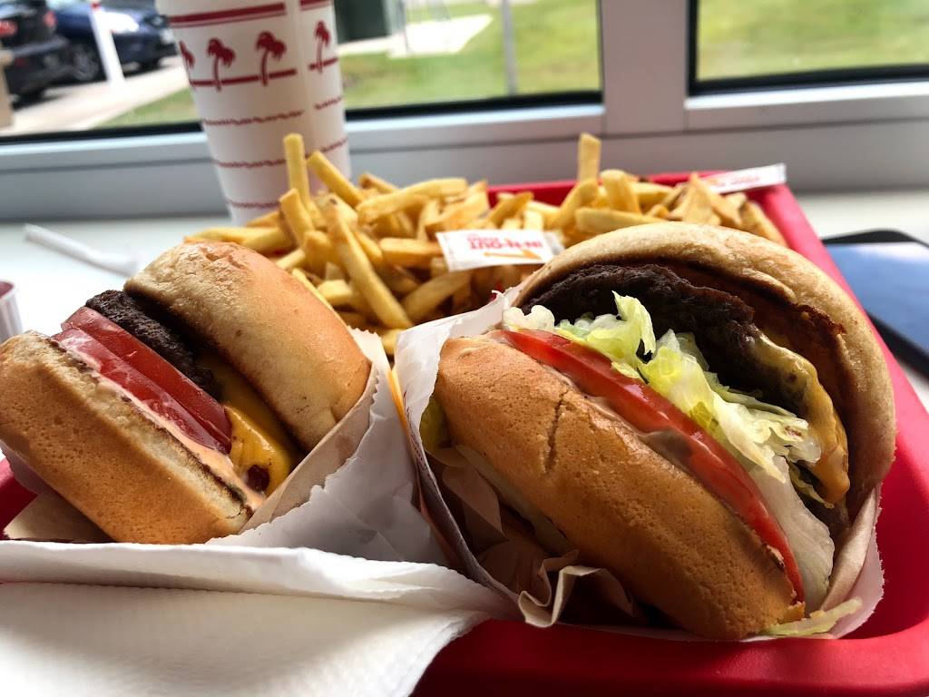 In-N-Out Burger | restaurant | 3701 S Lamar Blvd, Austin, TX 78704, USA | 8007861000 OR +1 800-786-1000