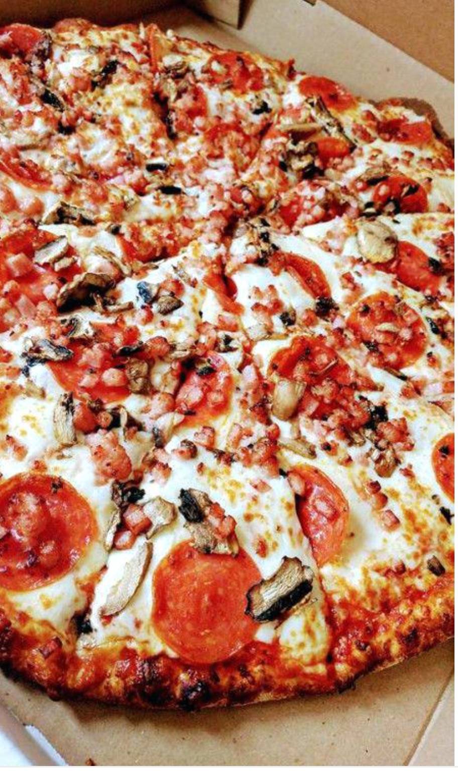 Royal Pizza | restaurant | 280 Victoria St N, Kitchener, ON N2H 5C8, Canada | 5193421500 OR +1 519-342-1500