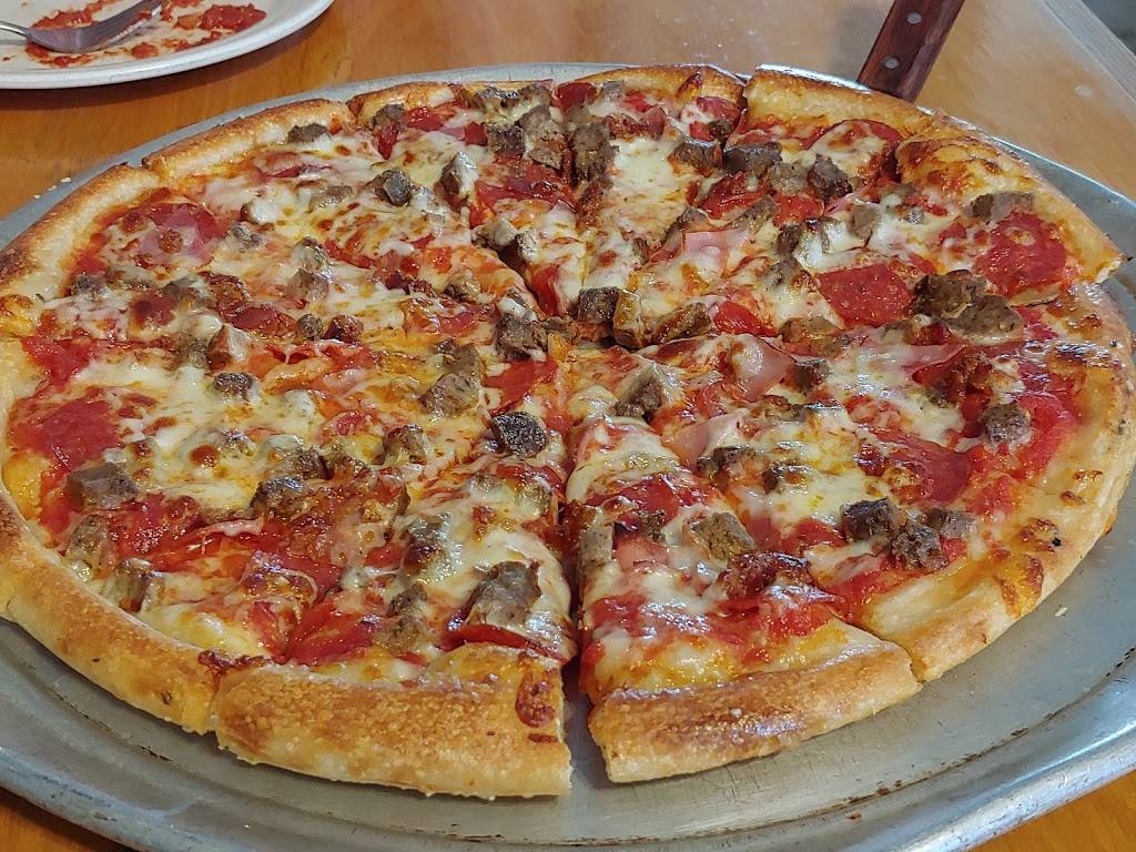 Tanks Pizza | restaurant | 902 N New Braunfels Ave, San Antonio, TX 78202, USA | 2103209224 OR +1 210-320-9224