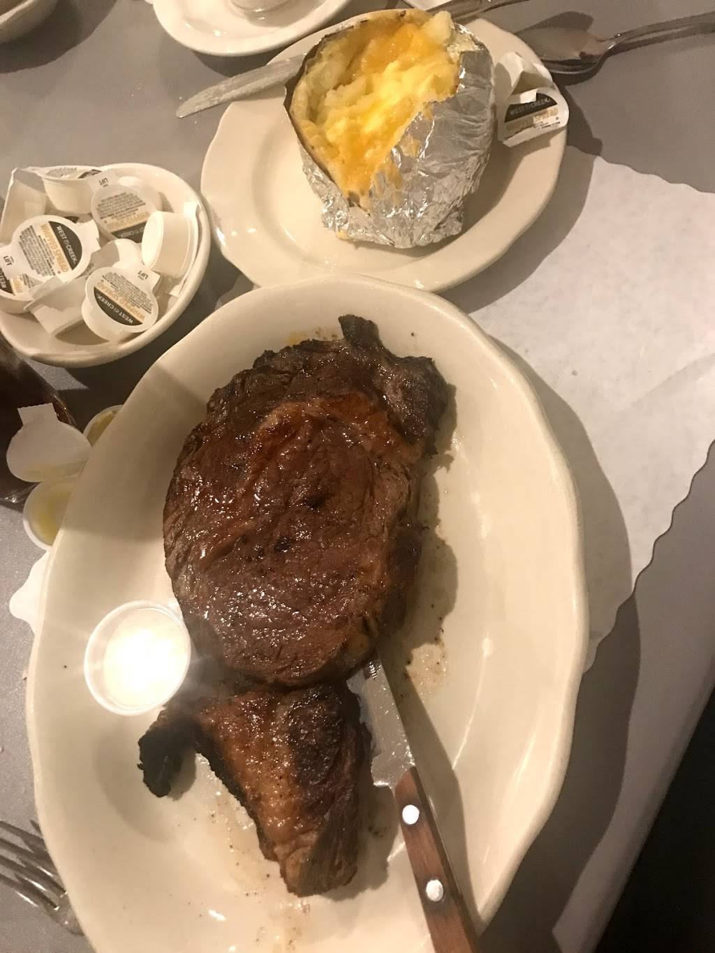 Cafe Genevieve | restaurant | 950 Ste Genevieve Dr, Ste. Genevieve, MO 63670, USA | 5738833562 OR +1 573-883-3562