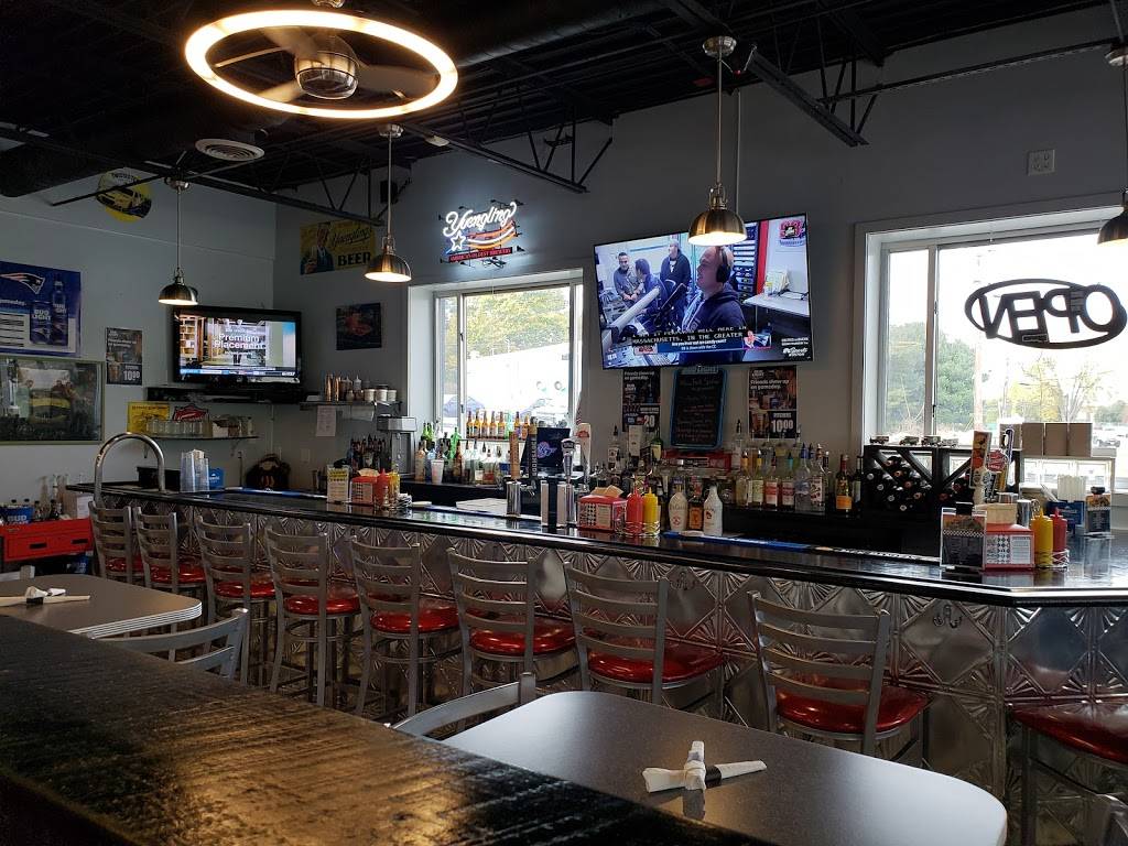 KCs Classic Burger Bar - Seekonk | restaurant | 1379 Fall River Ave, Seekonk, MA 02771, USA | 5085571723 OR +1 508-557-1723