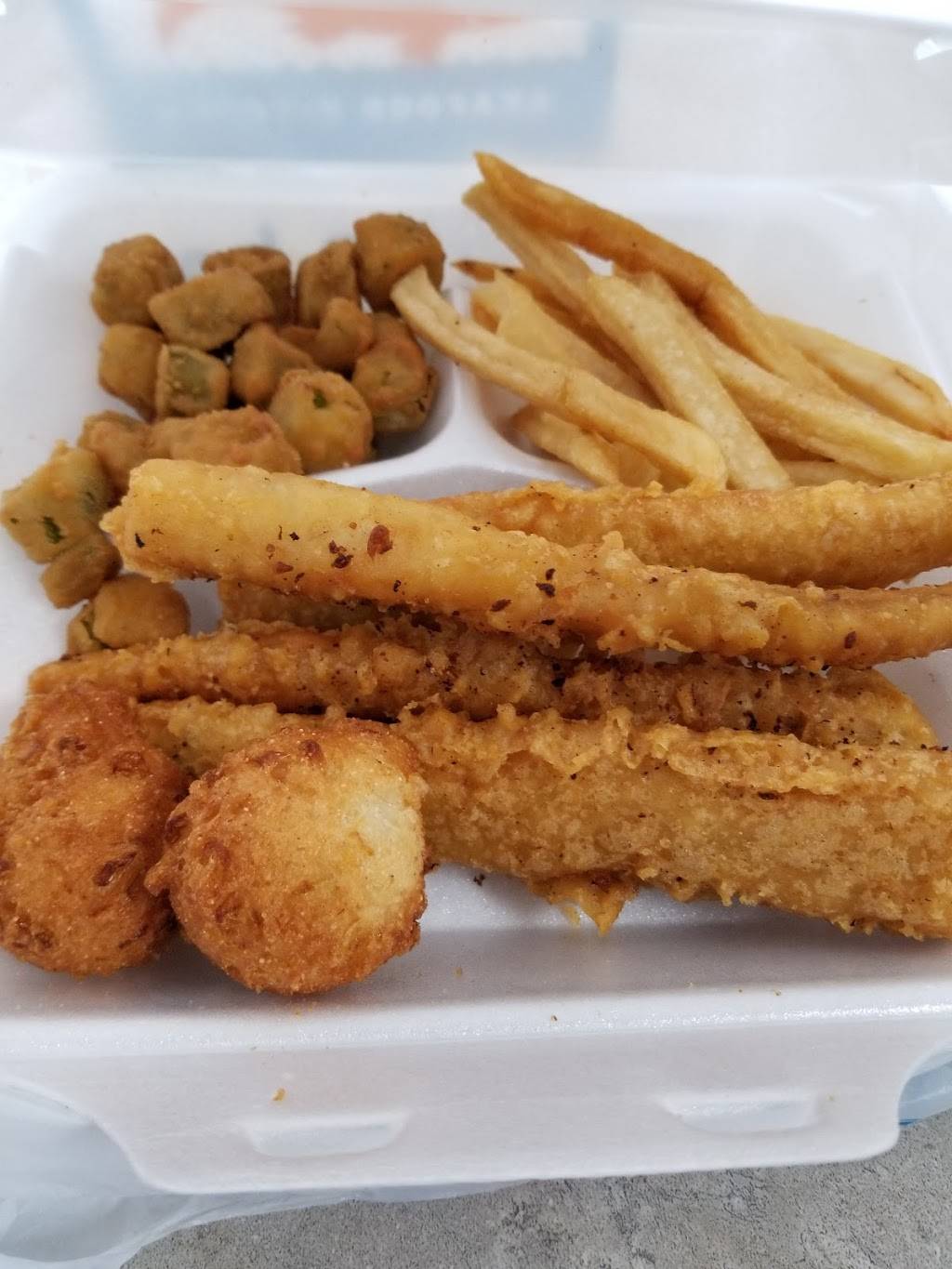 Captain Ds | restaurant | 2951 S Service Rd, St Charles, MO 63303, USA | 6369495830 OR +1 636-949-5830