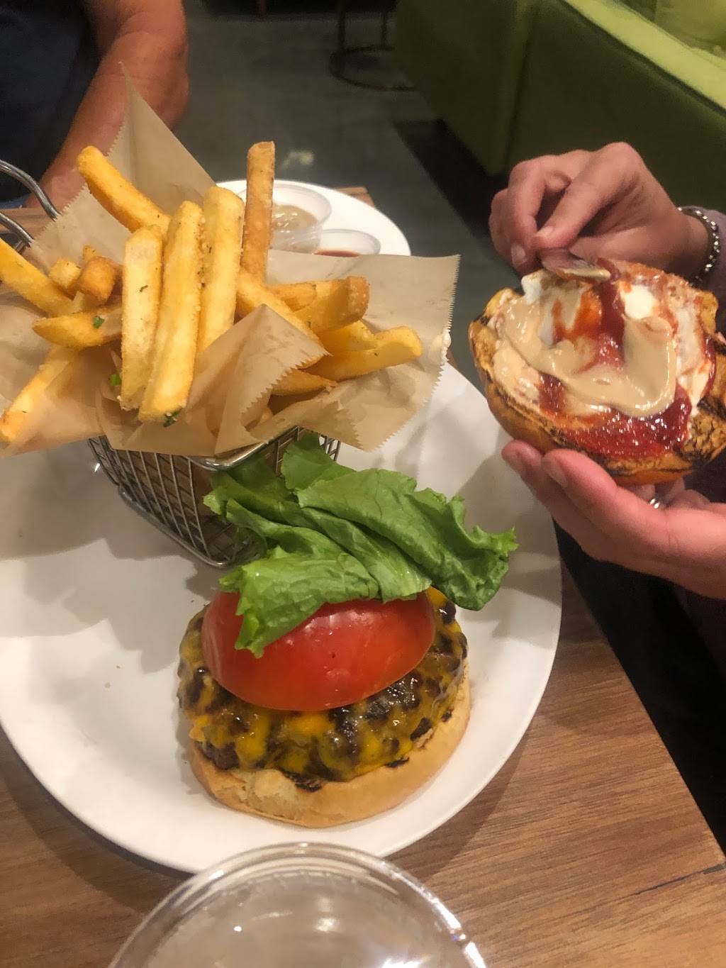 Brasserie Honoré | restaurant | 5298 University Pkwy, Bradenton, FL 34201, USA | 9418066130 OR +1 941-806-6130