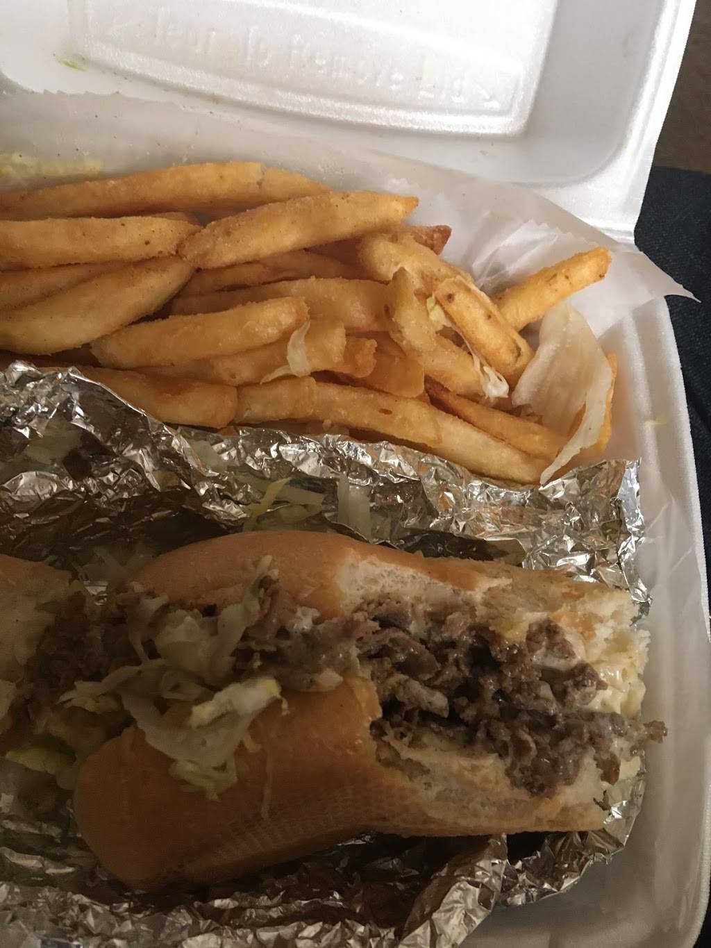 Royal Fish And Chicken | restaurant | 10030 E 38th St, Indianapolis, IN 46235, USA | 3178905200 OR +1 317-890-5200