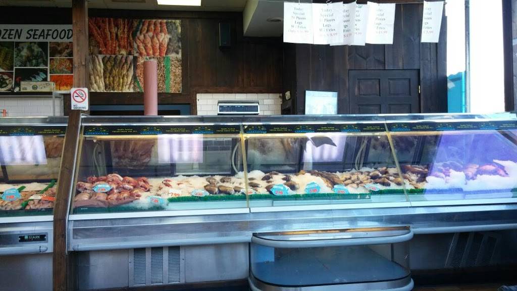 Alaska Fish and Chicken | restaurant | 13701 W Nine Mile Rd, Oak Park, MI 48237, USA | 2485560000 OR +1 248-556-0000