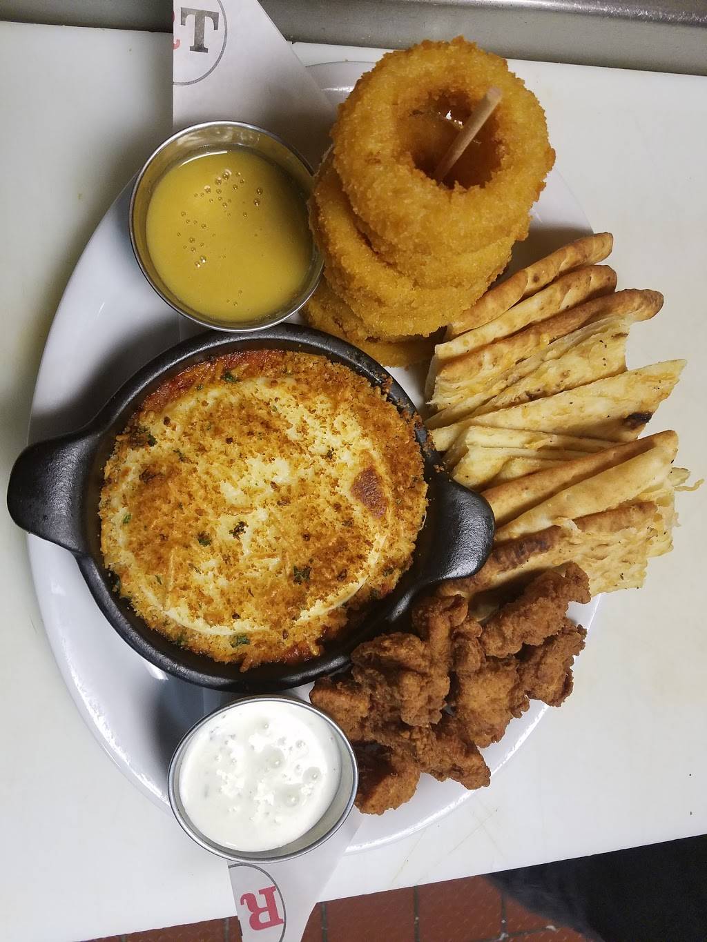 Ruby Tuesday | restaurant | 1218 W Pearce Blvd, Wentzville, MO 63385, USA | 6363273339 OR +1 636-327-3339