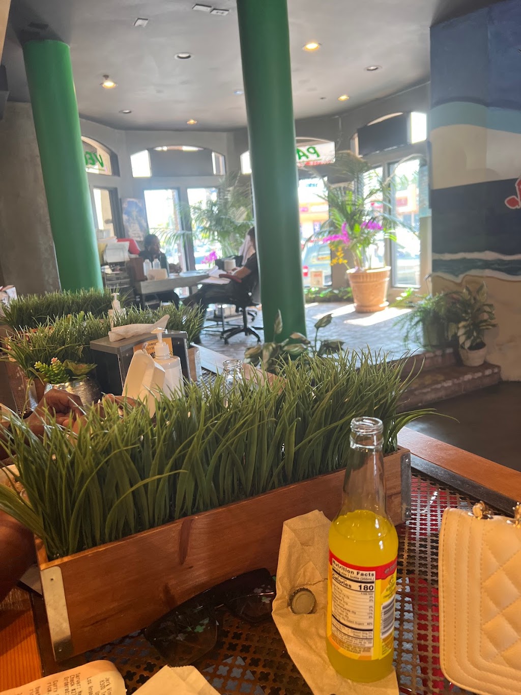 Jerk Wings Cafe | restaurant | 8300 Tampa Ave, Los Angeles, CA 91324, USA | 7472377244 OR +1 747-237-7244