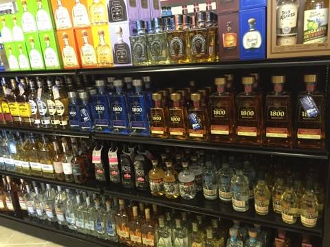 Liquor Outlet | restaurant | 1426 Pinehurst Dr, Spring Hill, FL 34606, USA | 3526062669 OR +1 352-606-2669