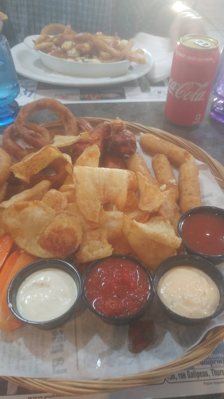 Maxime | restaurant | 169 Rue Galipeau, Thurso, QC J0X 3B0, Canada | 8199853334 OR +1 819-985-3334