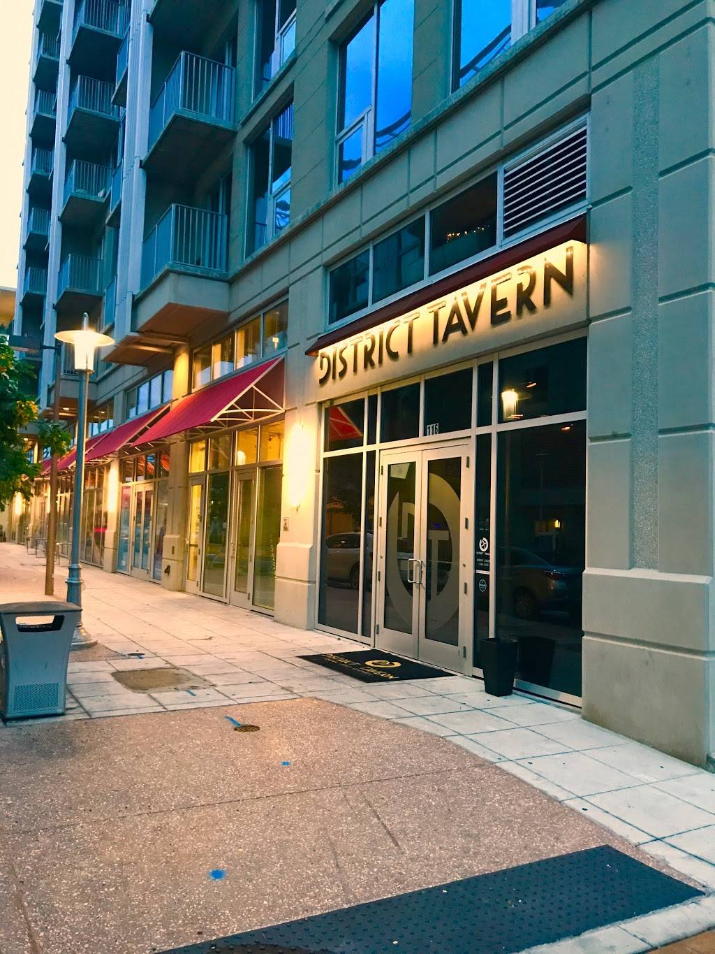 District Tavern | restaurant | 116 N 12th St, Tampa, FL 33602, USA | 8132523444 OR +1 813-252-3444