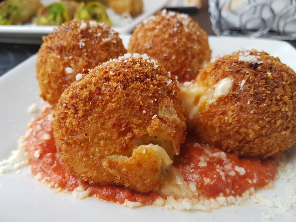 The Cheesecake Factory | restaurant | 5799 N Bayshore Dr, Glendale, WI 53217, USA | 4149068550 OR +1 414-906-8550