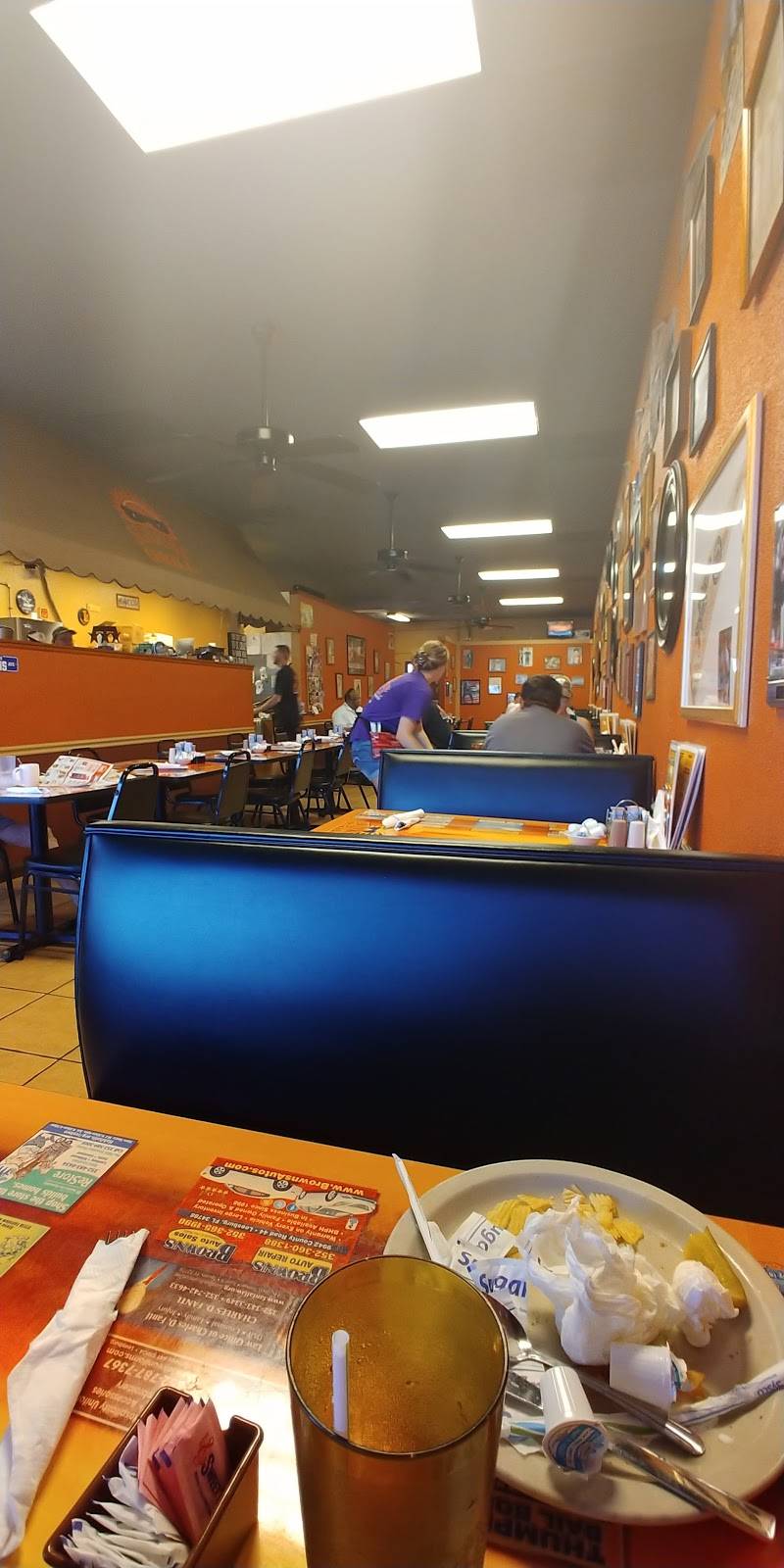 Sunrise Grill | restaurant | 462 E Burleigh Blvd, Tavares, FL 32778, USA | 3523437744 OR +1 352-343-7744