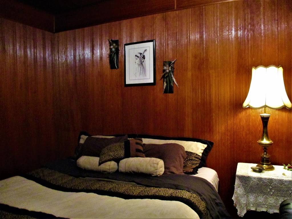 Roosters Roadhouse | restaurant | 5021 Thoms Run Rd, Oakdale, PA 15071, USA | 4122211543 OR +1 412-221-1543